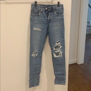Levi 501 ripped jeans